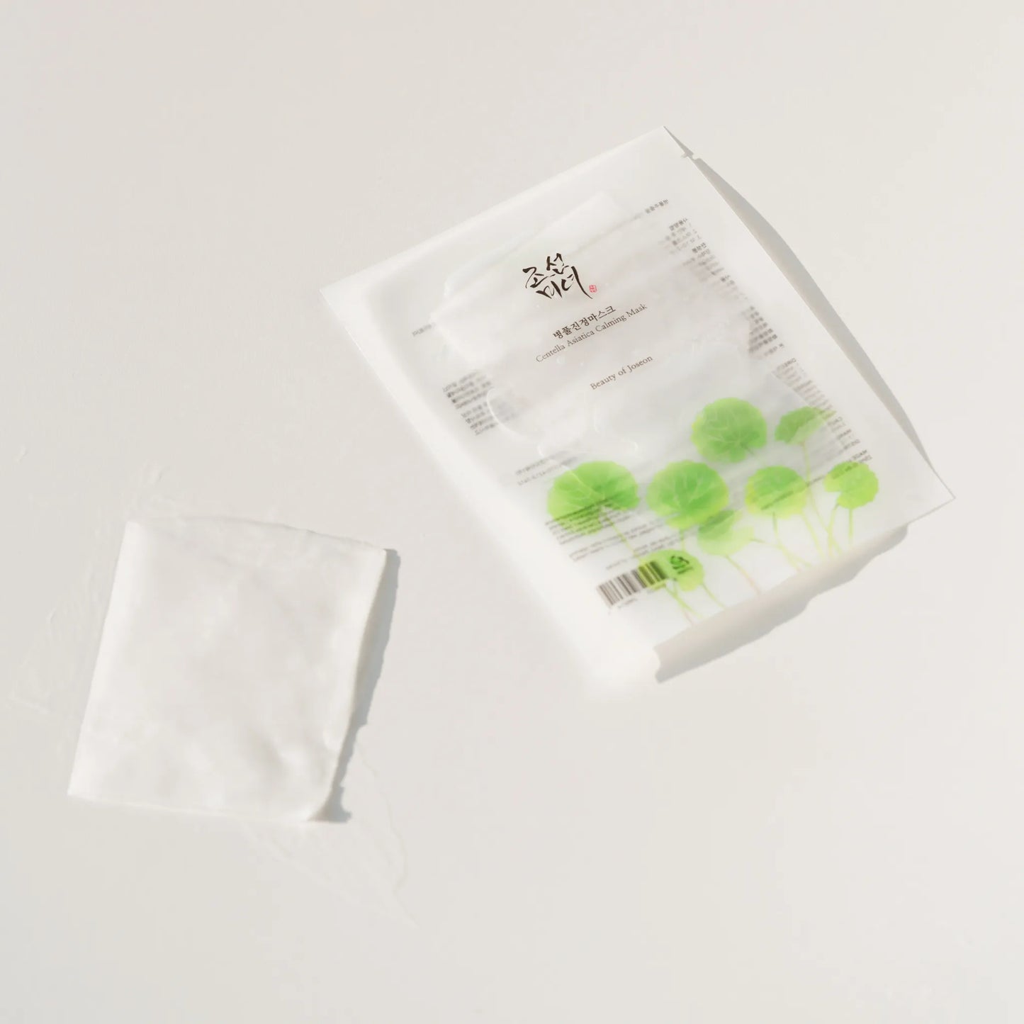Beauty of Joseon Centella Calming Mask σε φυσικό φόντο