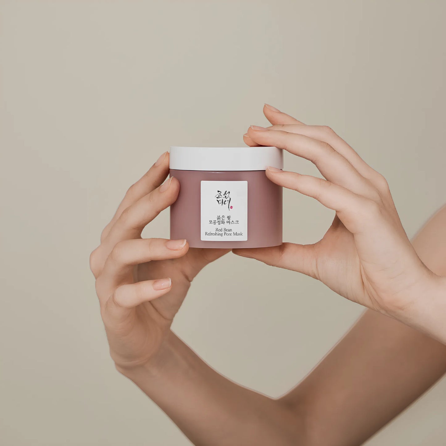 Beauty of Joseon Red Bean Refreshing Pore Mask 140ml, με την απαλή και δροσερή υφή του, καθαρίζει και αναζωογονεί την επιδερμίδα, μειώνοντας τη λιπαρότητα.