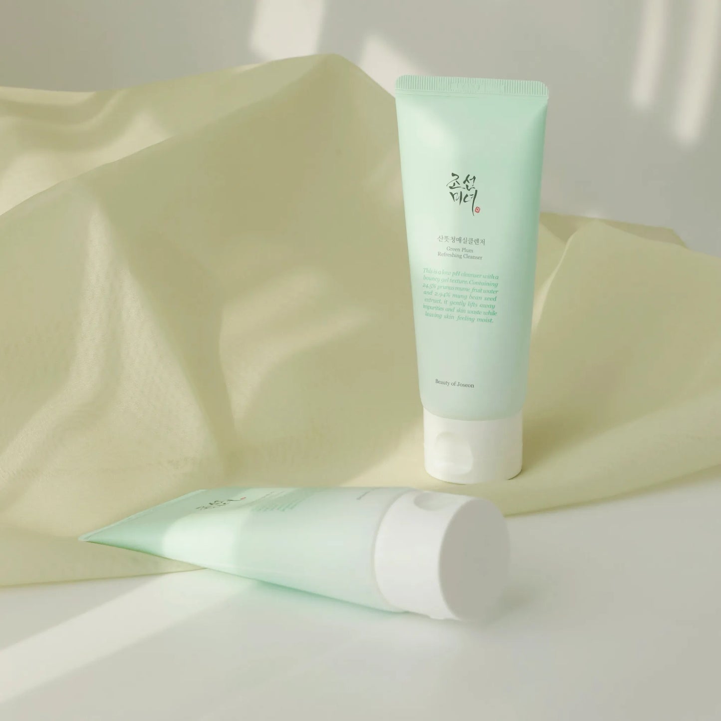 Beauty of Joseon Green Plum Refreshing Cleanser 100ml, ενα καθαριστικό προσώπου που αναζωογονεί την επιδερμίδα.