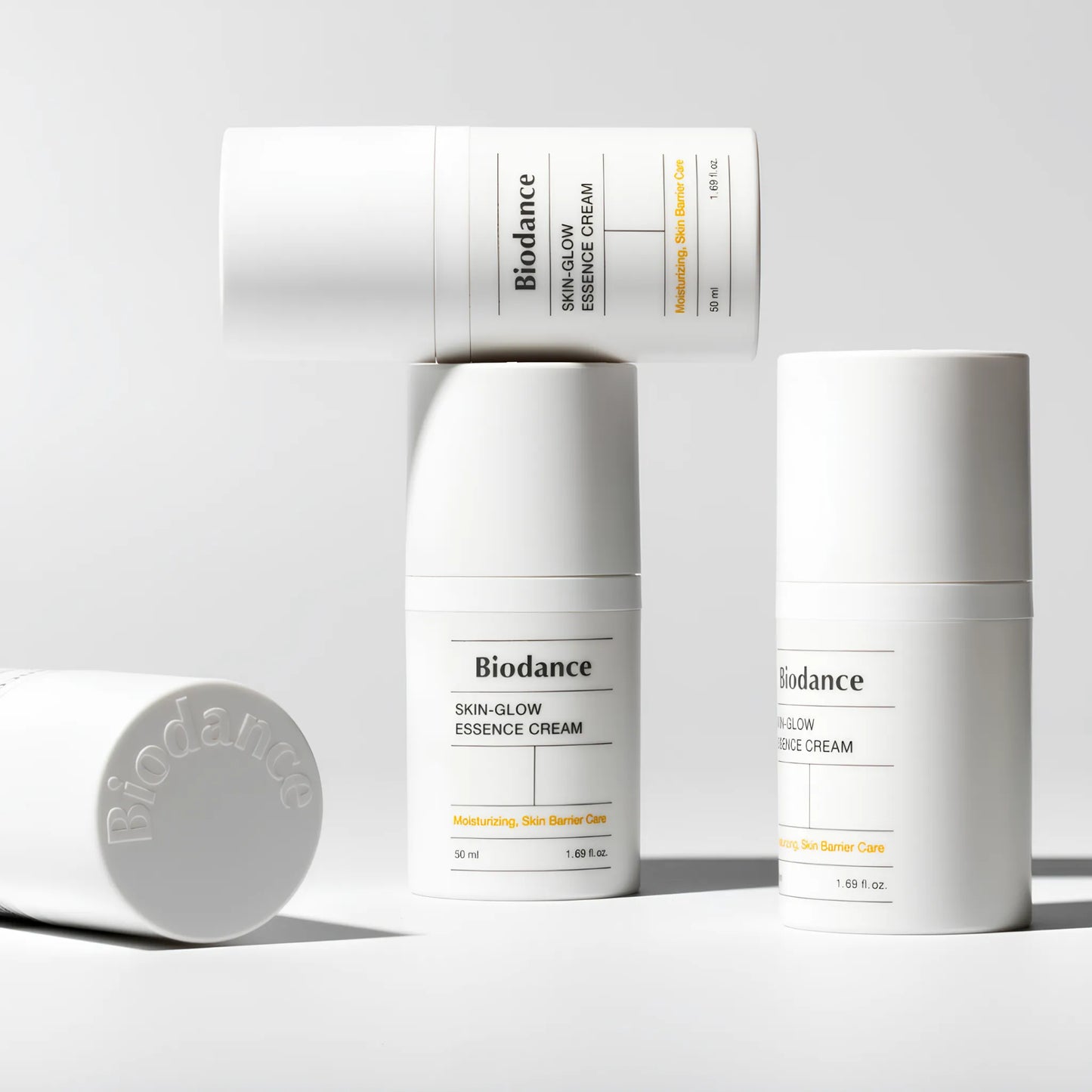 Biodance Skin-Glow Essence Cream 50ml, με λεπτόρρευστη υφή που απορροφάται εύκολα, ενισχύει τη φυσική λάμψη της επιδερμίδας.