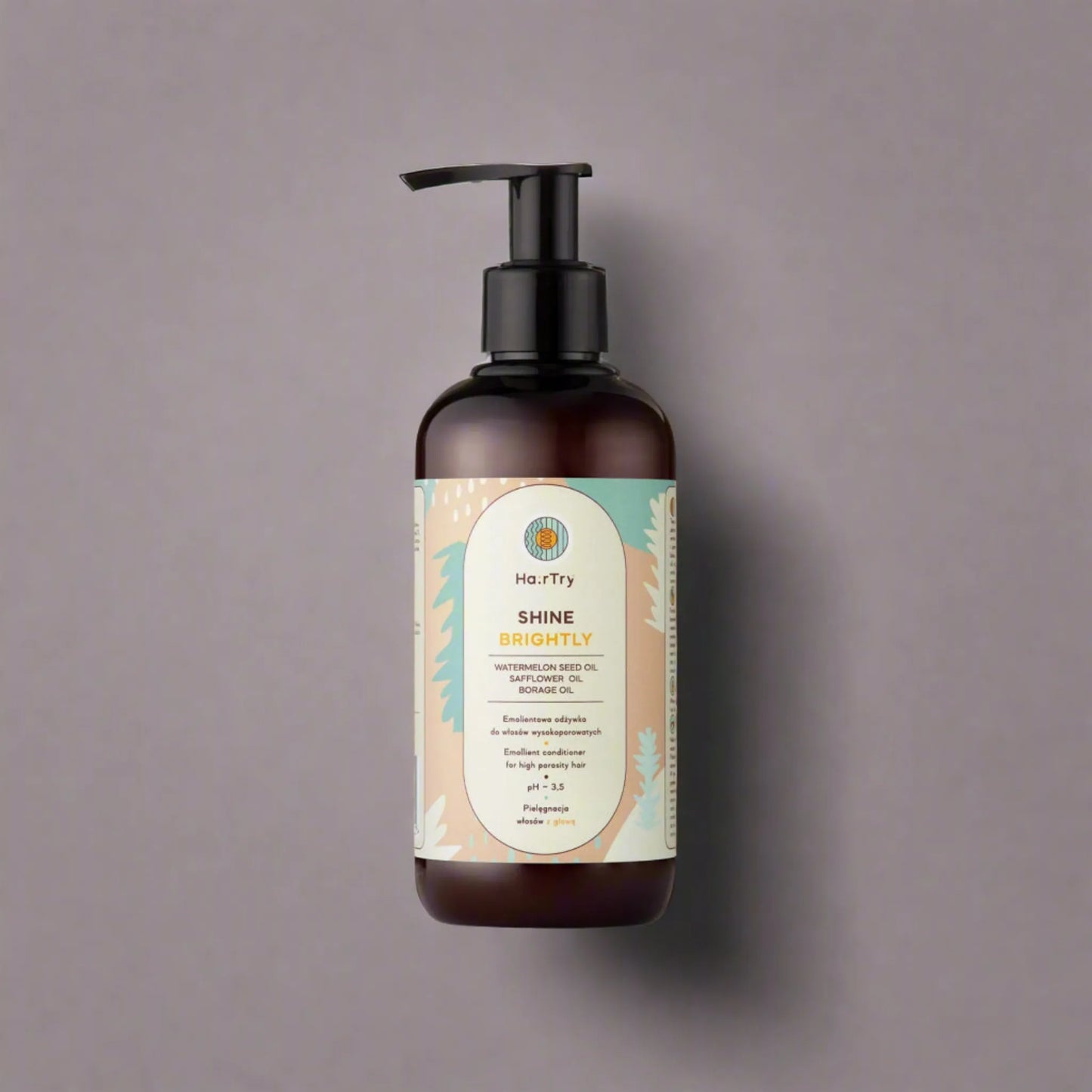HairTry Shine Brightly Emollient Conditioner 250ml, με το μπουκάλι να φαίνεται καθαρά, λειαίνει και μαλακώνει τα χοντρά και ατίθασα μαλλιά.