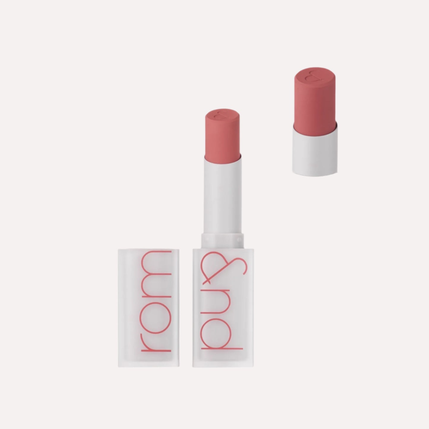 Rom&nd Zero Matte Lipstick - 01 Dusty Pink 3g, με την απαλή υφή του κραγιόν να ξεχωρίζει, προσφέρει άνεση και τέλεια εφαρμογή.
