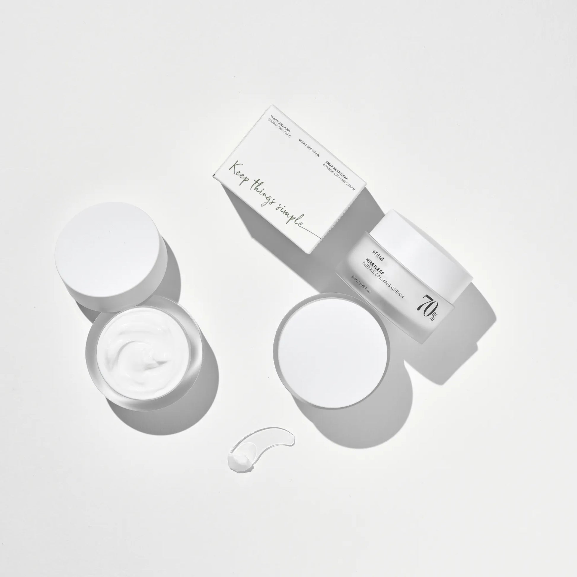 Συσκευασία  της Anua Heartleaf 70% Intense Calming Cream σε λευκό φόντο