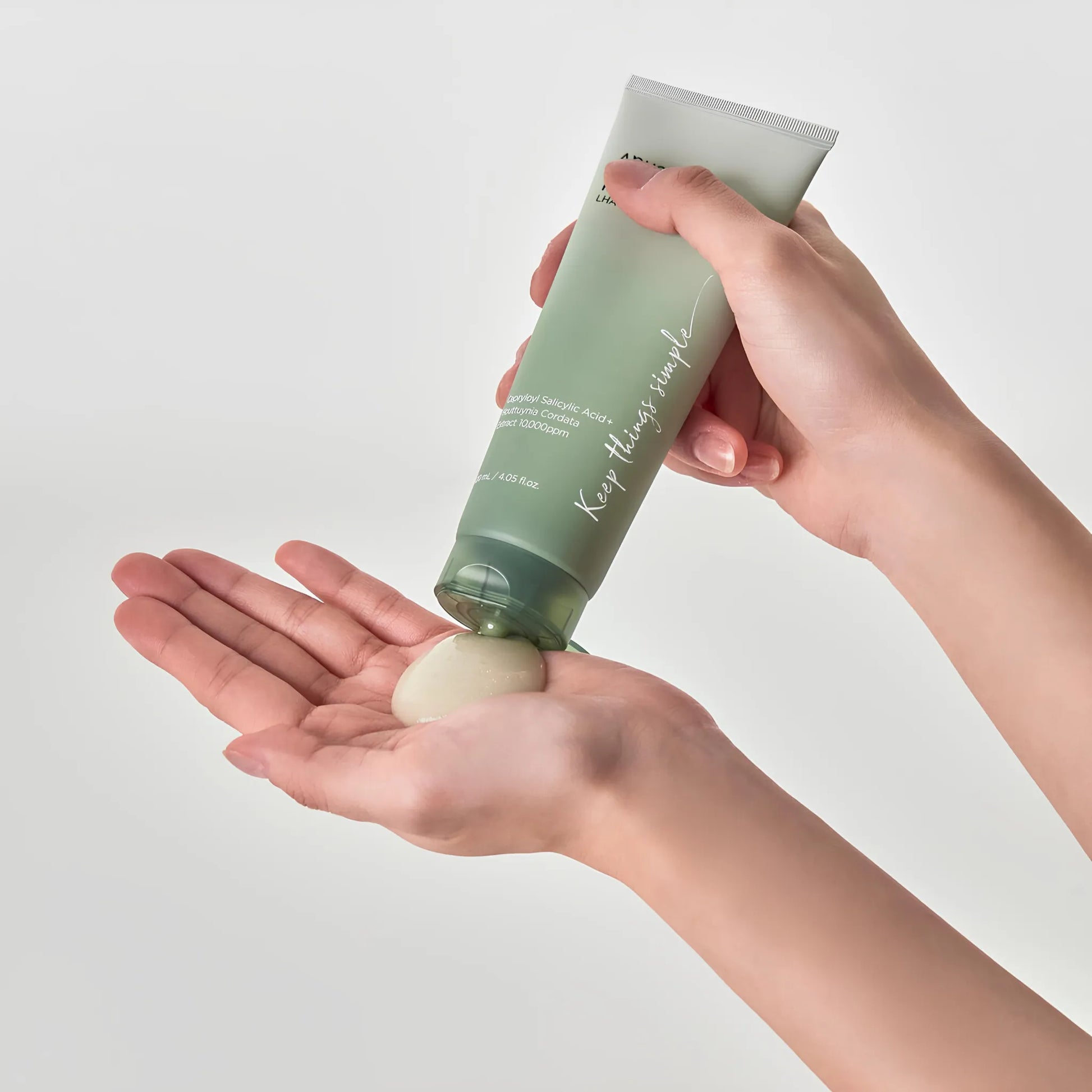 Anua Heartleaf LHA Moisture Peeling Gel 120ml, η υφή της κρέμας είναι ελαφριά, που απλώνεται εύκολα στην επιδερμίδα, προσφέροντας απαλότητα και ανανέωση χωρίς να προκαλεί ξηρότητα.