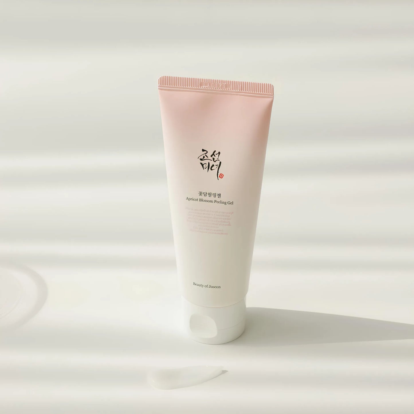 Beauty of Joseon Apricot Blossom Peeling Gel 100ml, με απαλή υφή, η φόρμουλα περιέχει εκχυλίσματα άνθους βερικοκιάς, προσφέροντας απαλή απολέπιση και βελτίωση της υφής της επιδερμίδας.
