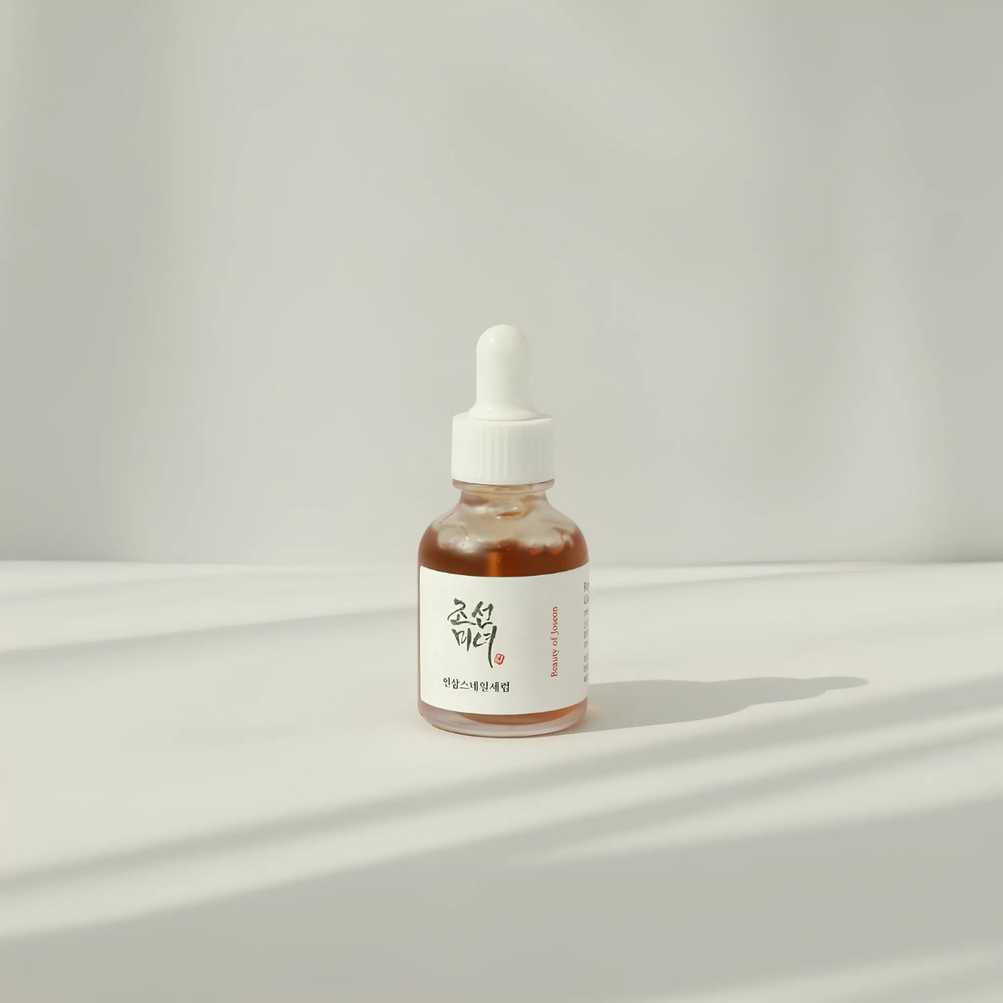 Beauty of Joseon Revive Serum: Ginseng + Snail Mucin 30ml, με συστατικά που προσφέρουν αντιγηραντική δράση και βελτιώνουν την υφή της επιδερμίδας.