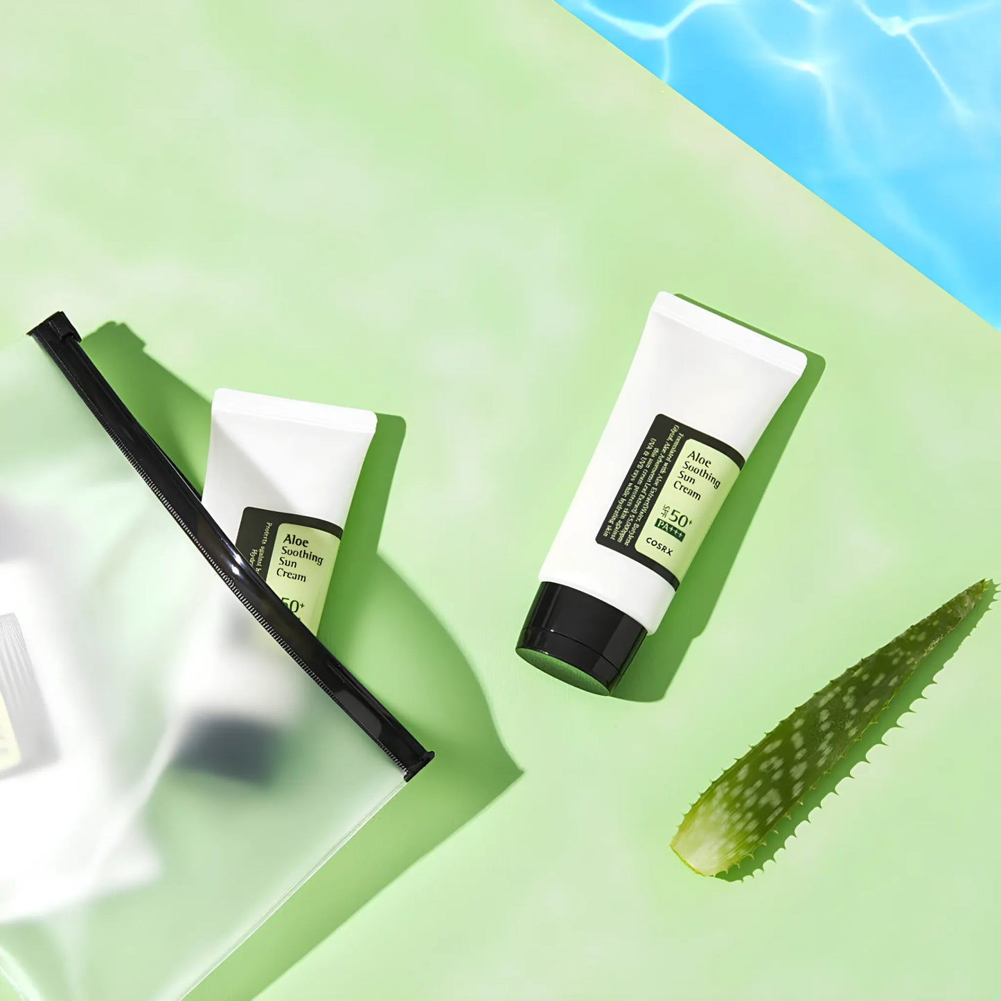 COSRX Aloe Soothing Sun Cream SPF50+/PA+++ 50ml, με την υφή της κρέμας και το συστατικό αλόης να ξεχωρίζουν, προσφέρει δροσιά και ενυδάτωση μαζί με SPF50+ προστασία.