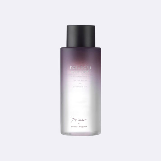Haruharu Wonder Black Rice Hyaluronic Toner For Sensitive Skin 150ml, με το μπουκάλι να φαίνεται καθαρά, ενυδατώνει και καταπραΰνει το ευαίσθητο δέρμα.