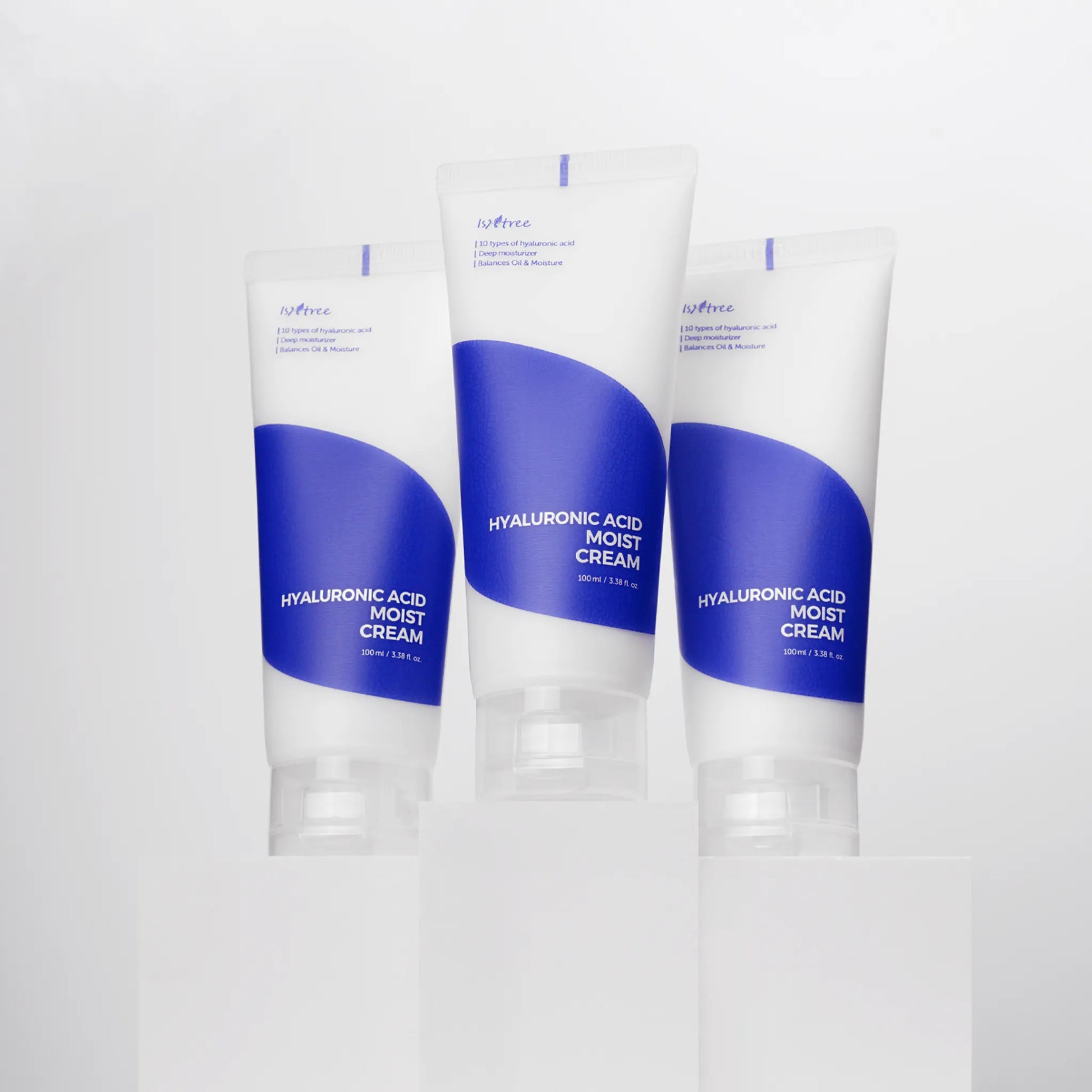 Isntree Hyaluronic Acid Moist Cream 100ml, με το προϊόν να φαίνεται καθαρά, παρέχει ενυδάτωση για απαλή και λεία επιδερμίδα.