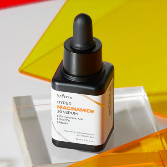 Isntree Hyper Niacinamide 20 Serum 20ml, με το προϊόν να διακρίνεται, αναζωογονεί την επιδερμίδα και βοηθά στη βελτίωση της υφής του δέρματος.