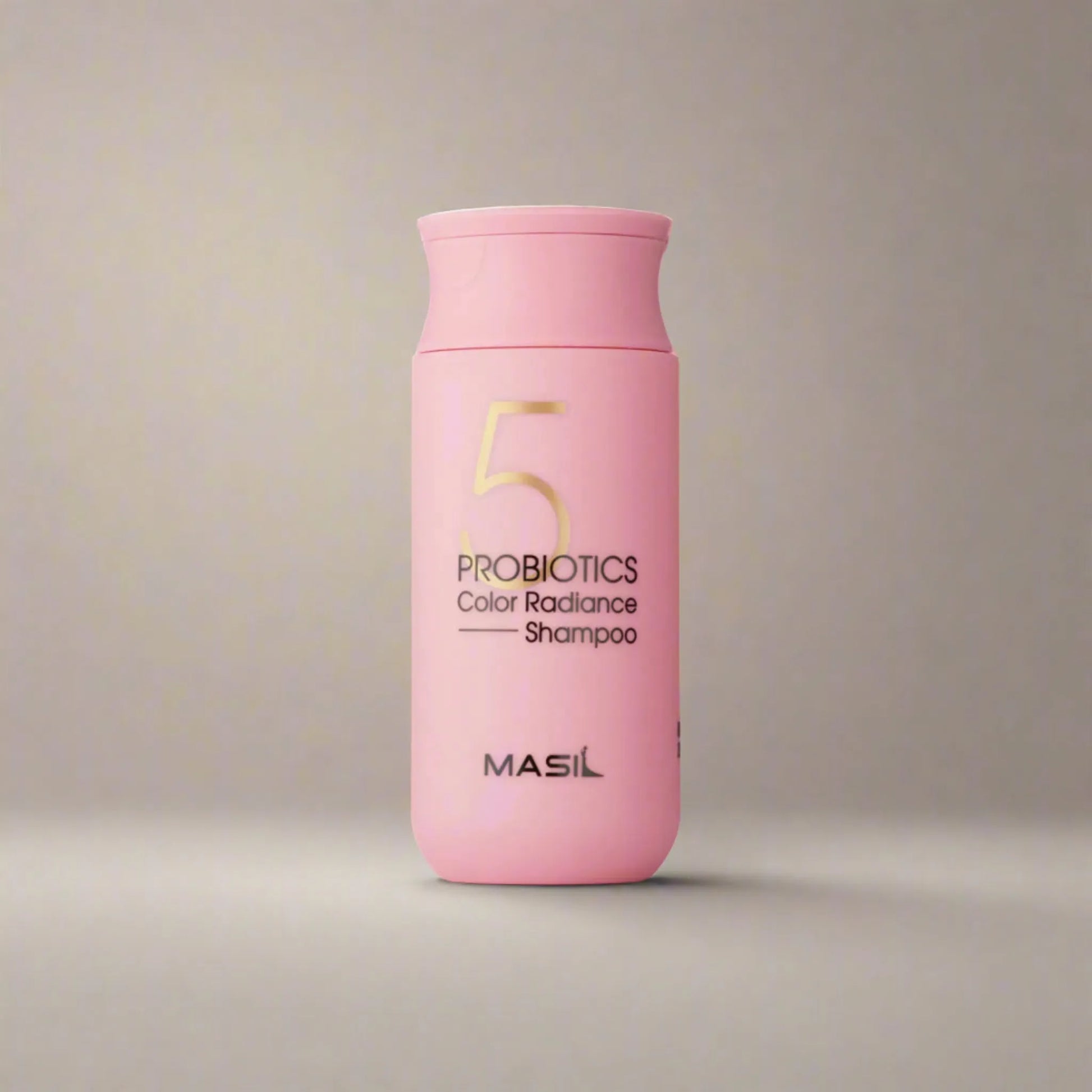 Masil 5 Probiotics Color Radiance Shampoo 150ml, με το προϊόν να φαίνεται καθαρά, προστατεύει το χρώμα των μαλλιών, διατηρώντας το φωτεινό και ζωντανό.
