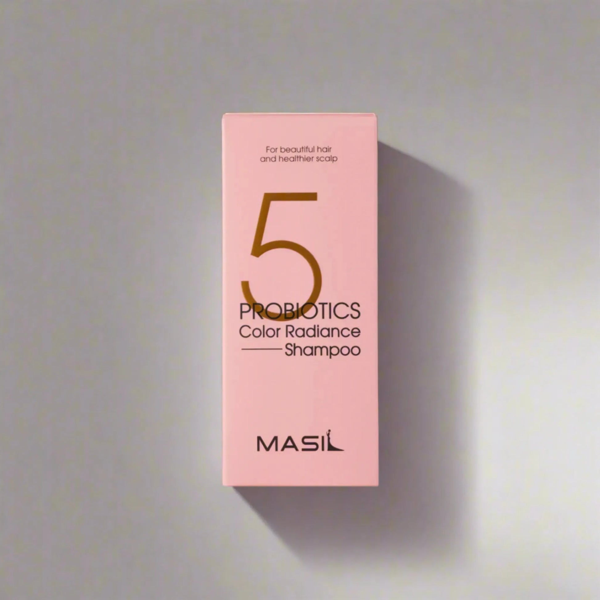 Masil 5 Probiotics Color Radiance Shampoo 150ml, με το προϊόν να φαίνεται καθαρά, προστατεύει το χρώμα των μαλλιών, διατηρώντας το φωτεινό και ζωντανό.