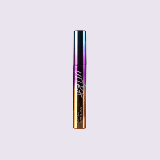 Missha Ultra Powerproof Mascara Curl Up Volume Black 9g, με το προϊόν να διακρίνεται, εξασφαλίζει μακριά, καλοσχηματισμένα βλεφαρίδες με έντονο μαύρο χρώμα.