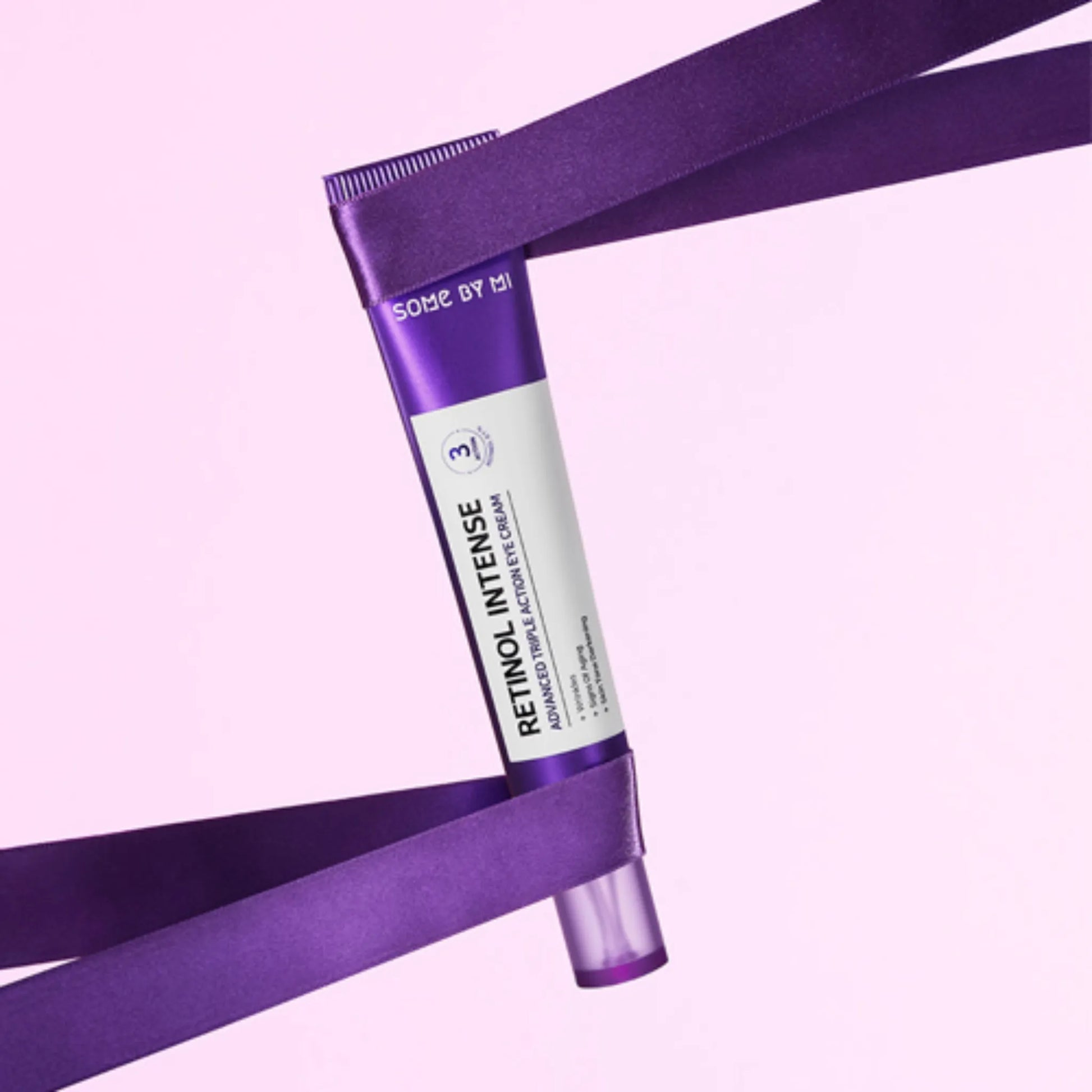 Some By Mi Retinol Intense Advanced Triple Action Eye Cream 30ml, με τη συσκευασία να φαίνεται καθαρά, στοχεύει στις λεπτές γραμμές και στην ενυδάτωση της περιοχής των ματιών.