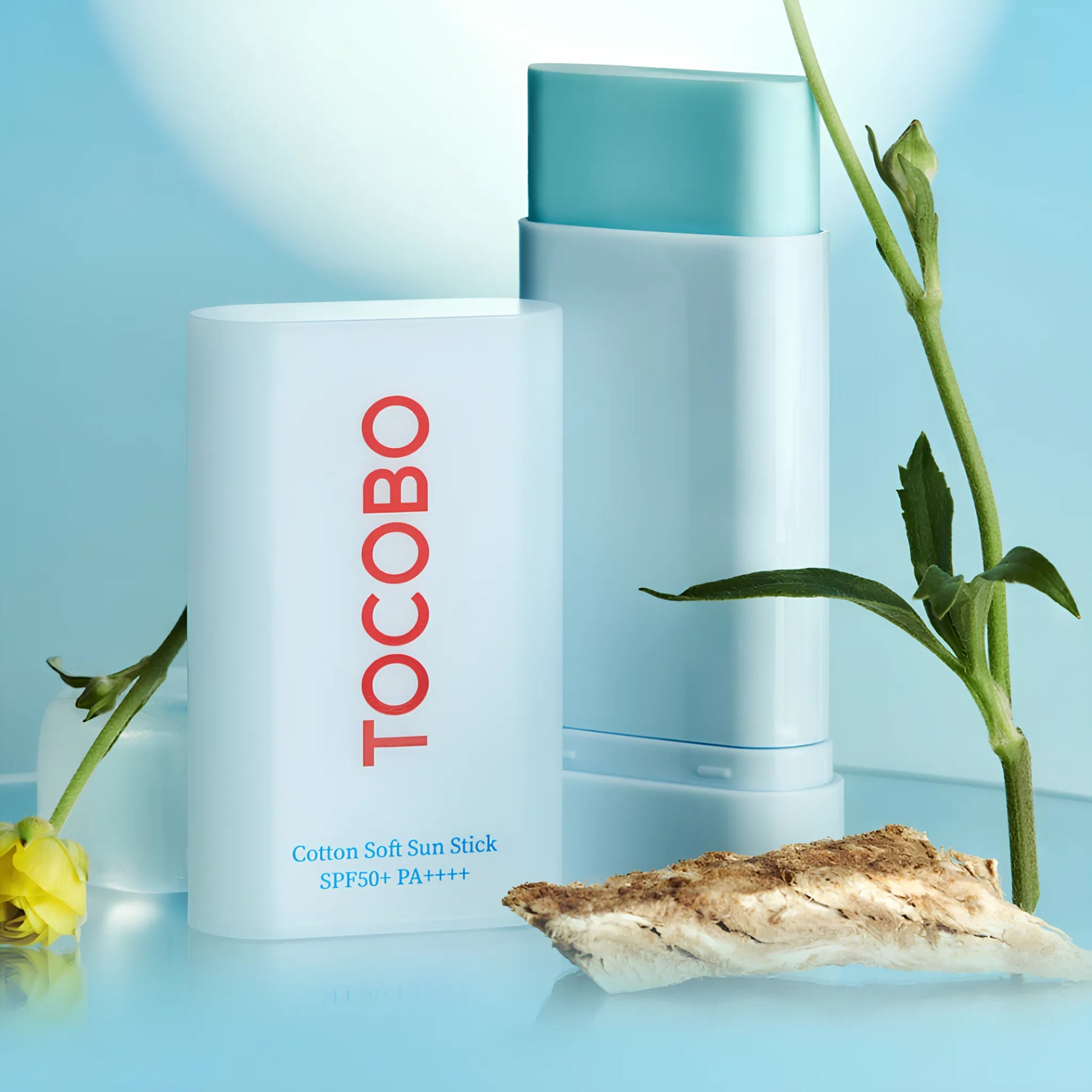 TOCOBO Cotton Soft Sun Stick SPF50+ PA++++ 19g, με το αντηλιακό stick να διακρίνεται, παρέχει άμεση κάλυψη και ενυδάτωση, ιδανικό για καθημερινή χρήση.